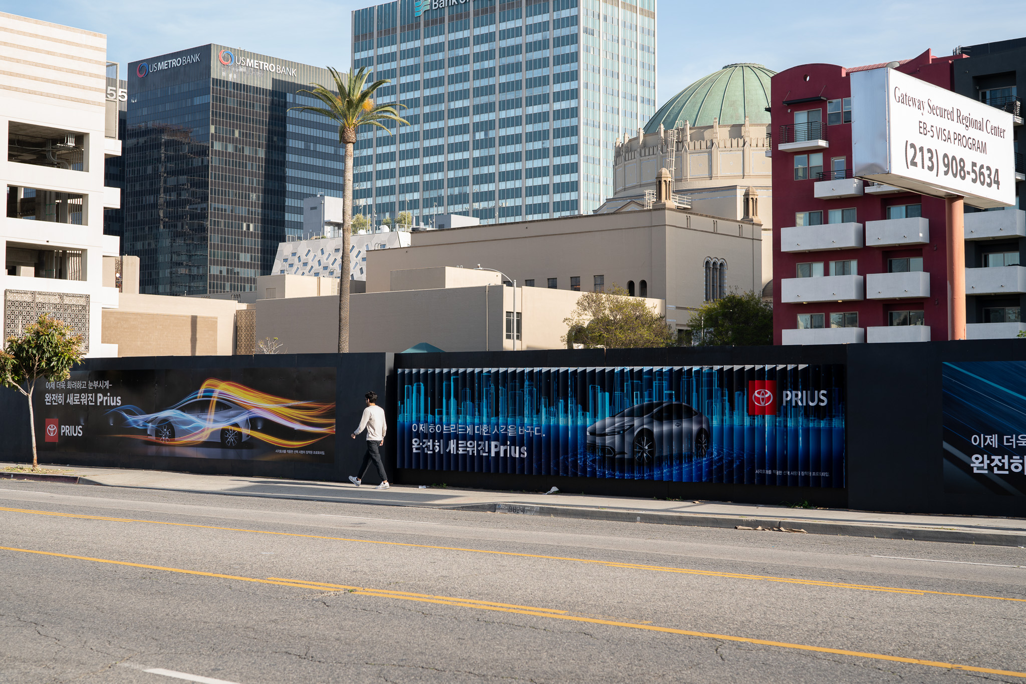 Toyota Prius Lenticular Display OOH Advertising W 6th St btwn S Serrano Ave and Hobart Blvd Koreatown LA